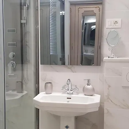 E&e 4* Arena Stozice Apartament Lublana