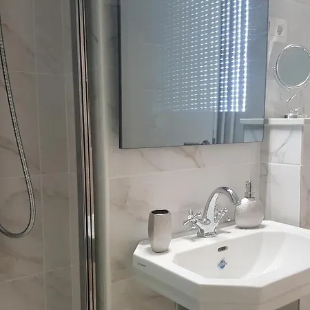 E&e 4* Arena Stozice Апартаменты Любляна